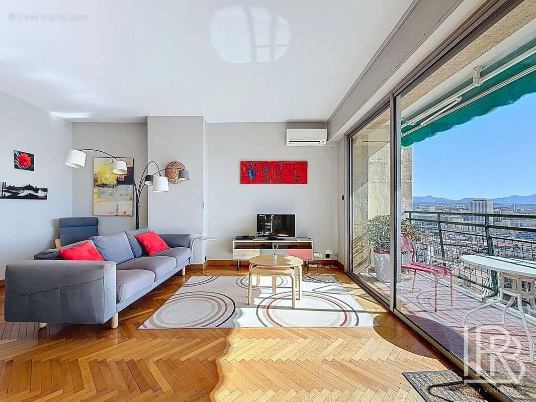 Appartement à MARSEILLE-6E