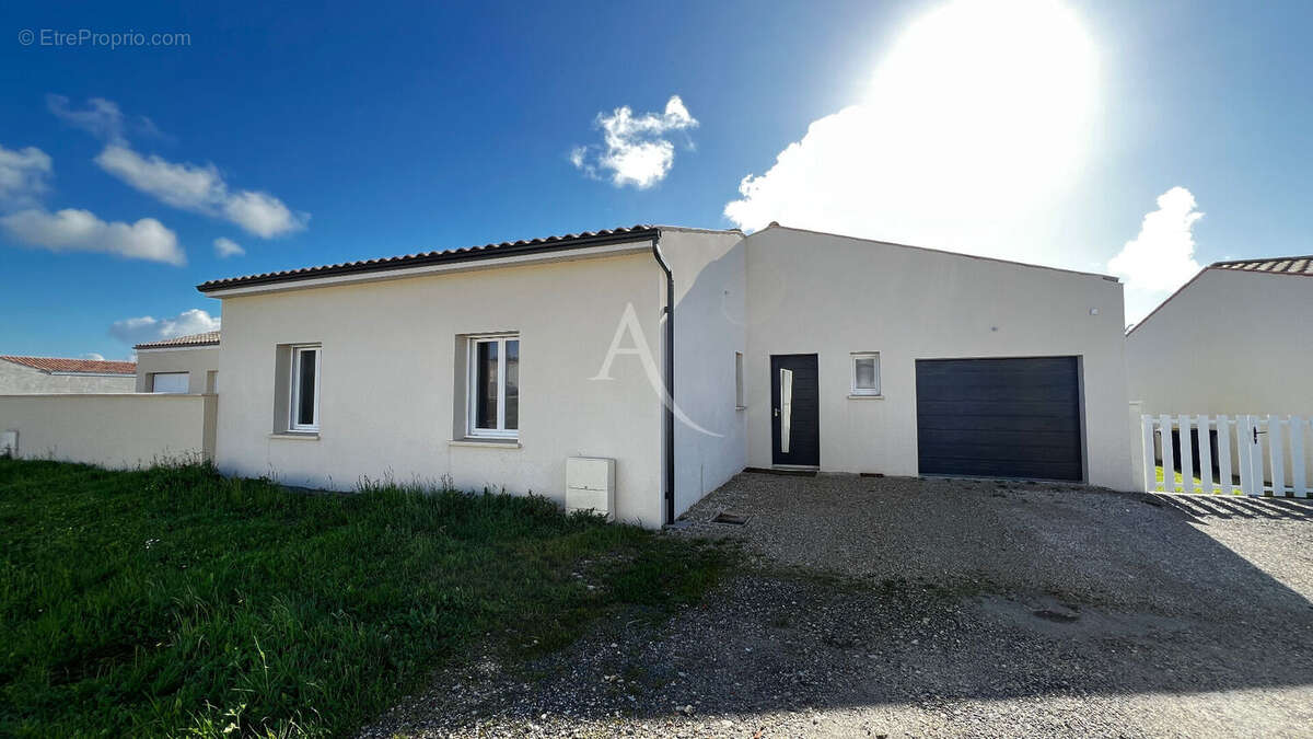 Maison à SEMUSSAC
