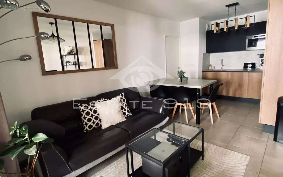 Appartement à ROQUEFORT-LES-PINS