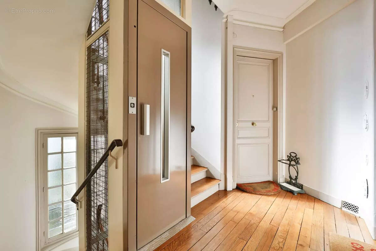 Appartement à NEUILLY-SUR-SEINE