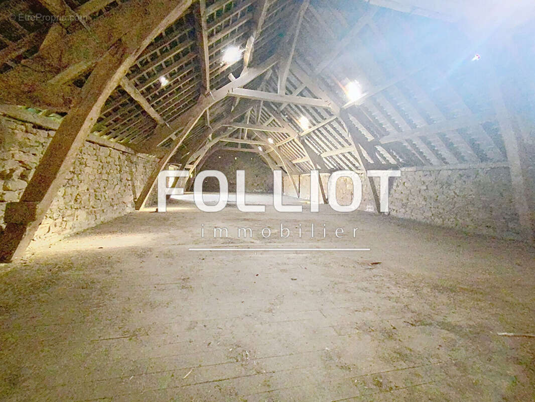 Maison à LOUVIGNE-DU-DESERT