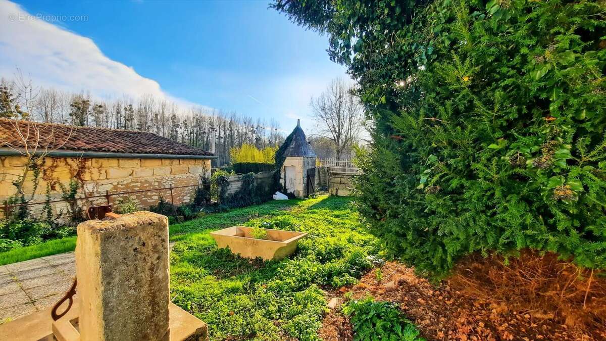 Maison à SAINT-FORT-SUR-GIRONDE