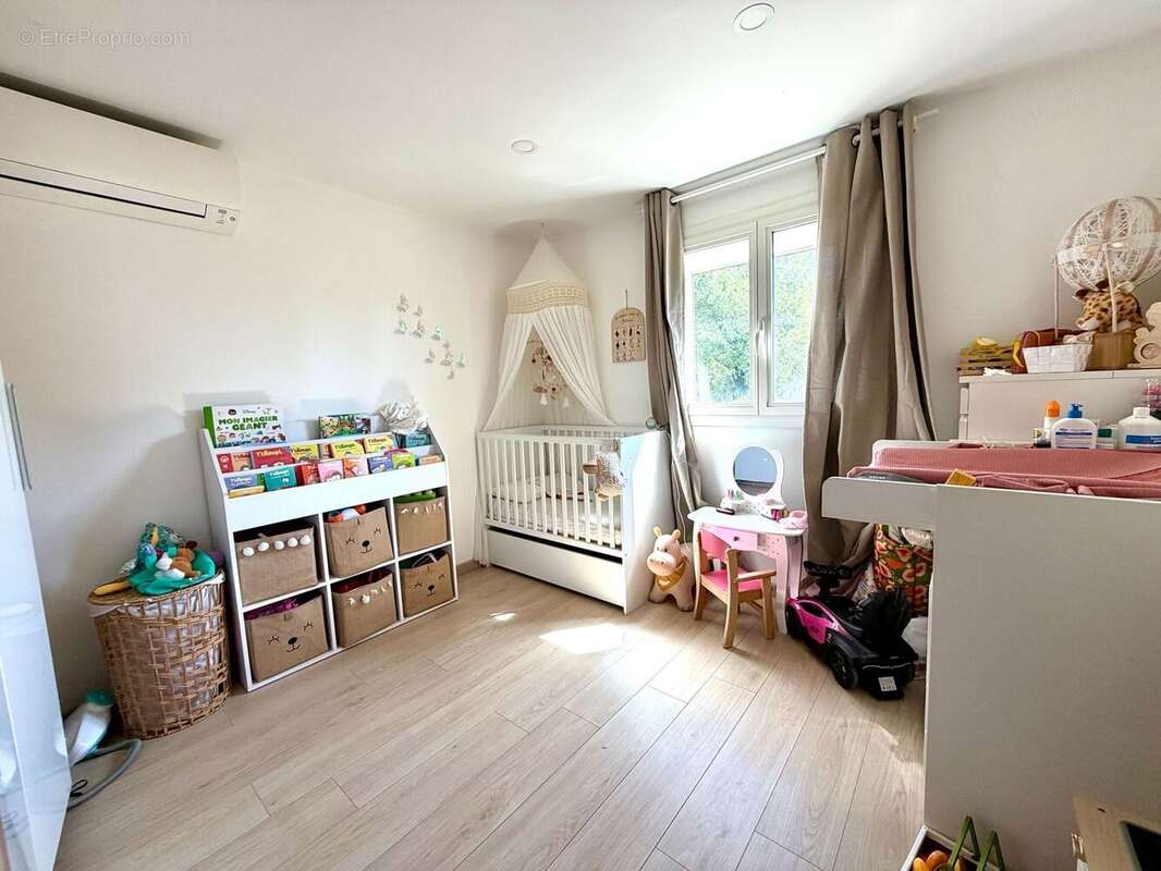 Appartement 66 m² à Vitrolles  - photo 4