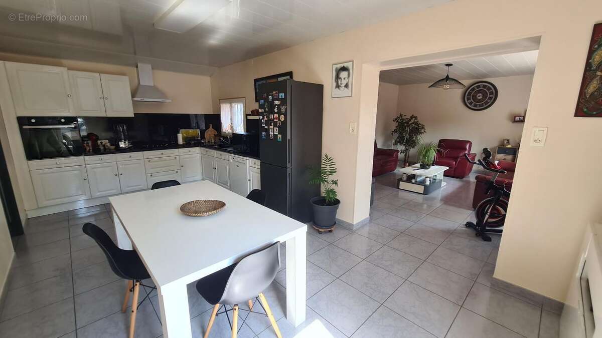 Maison à AMBARES-ET-LAGRAVE