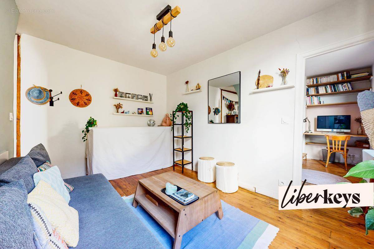 Appartement à PARIS-10E