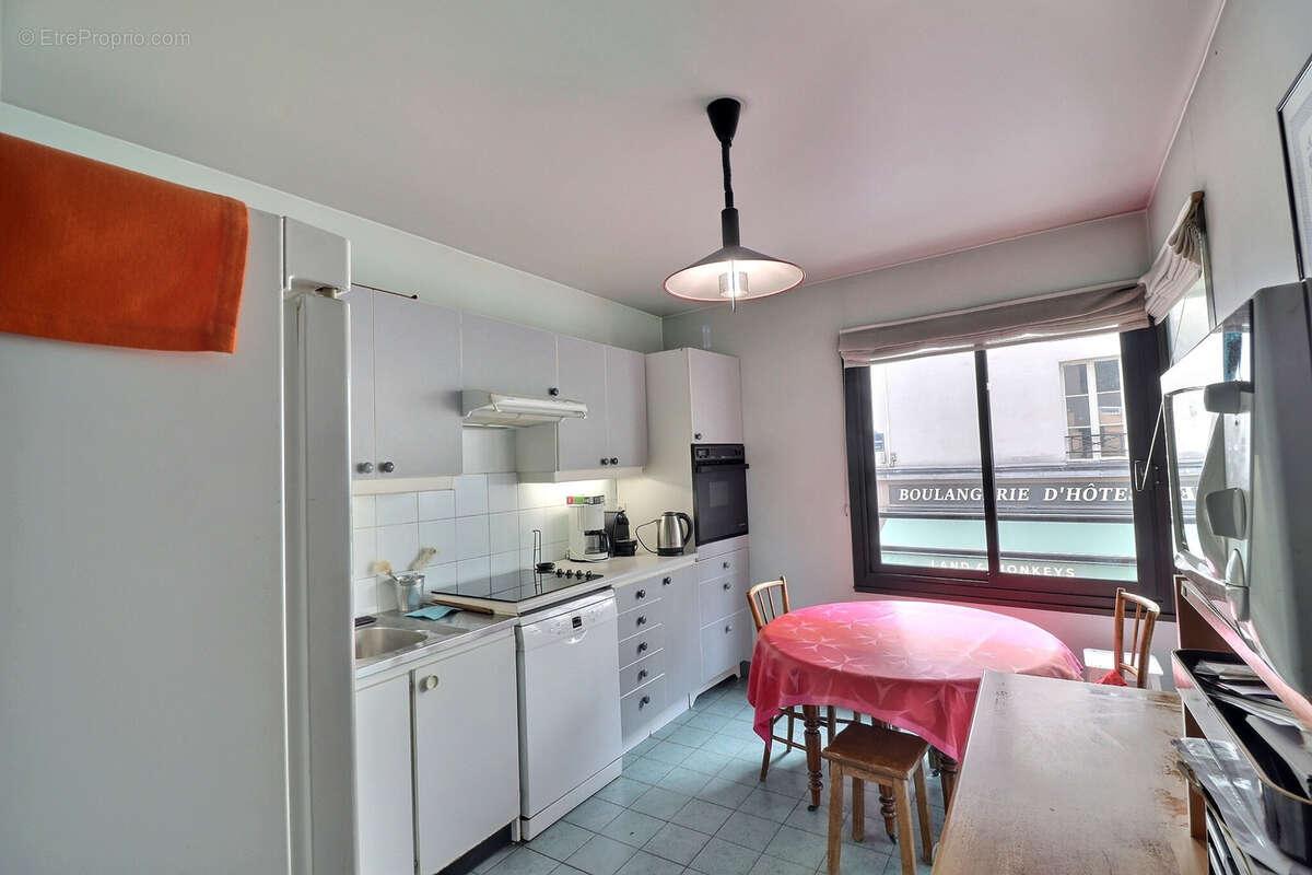 Appartement à PARIS-14E