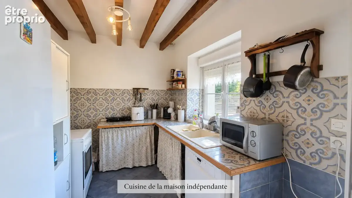 Propriété de caractère   3 habitations, dépendances et installations équestres - photo 8