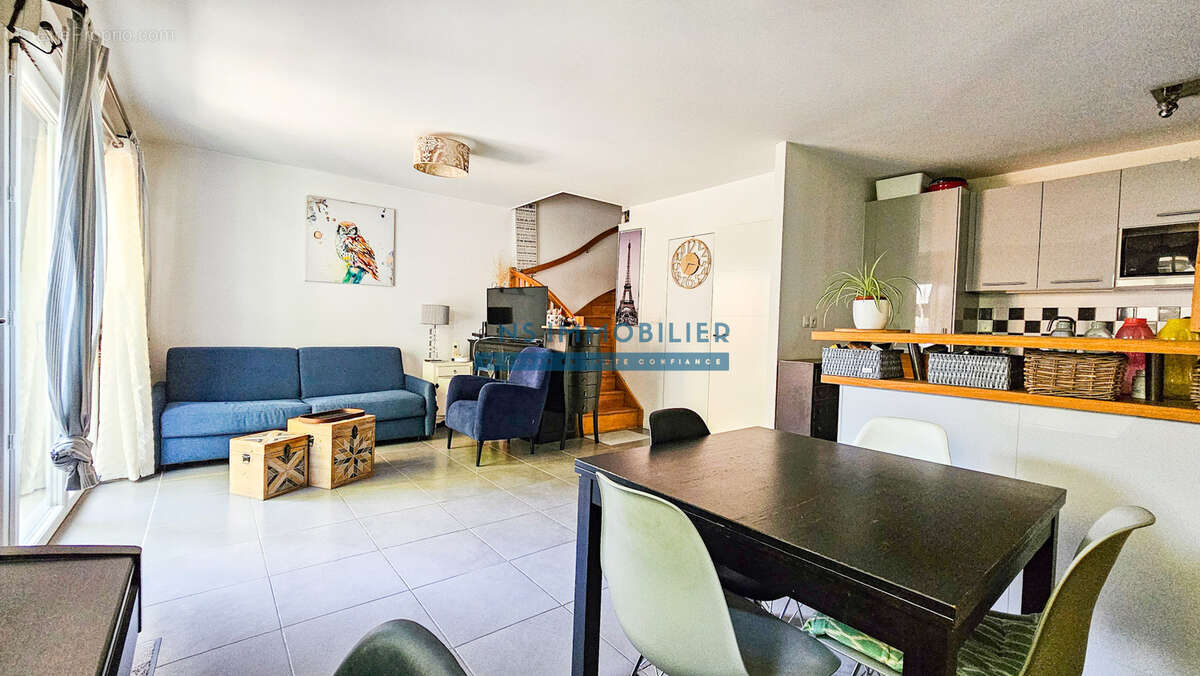 Appartement à SARTROUVILLE