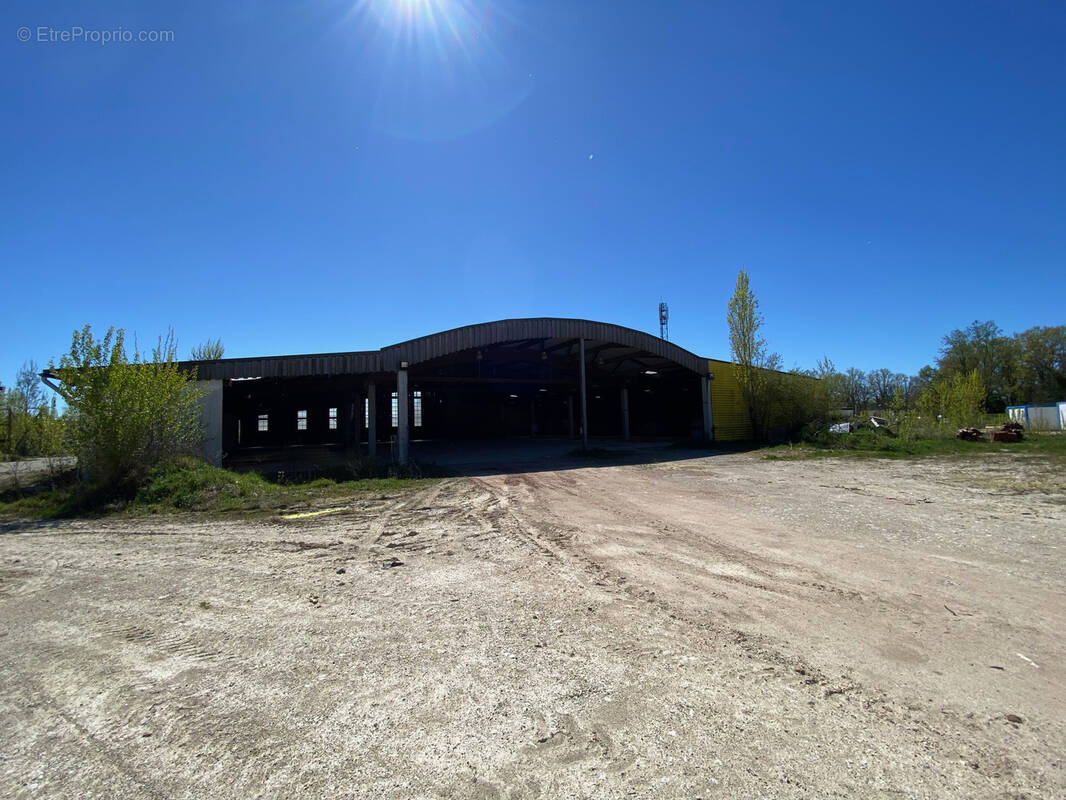 Commerce à CASSENEUIL