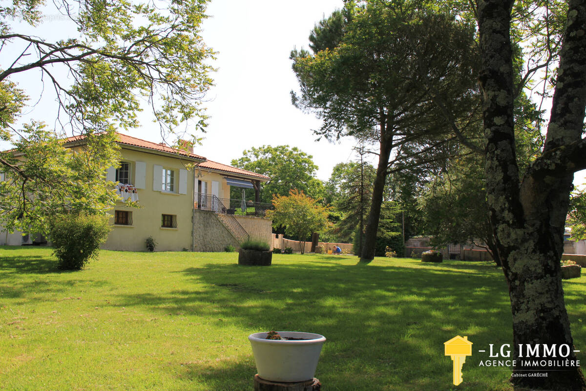 Maison à SAINT-FORT-SUR-GIRONDE