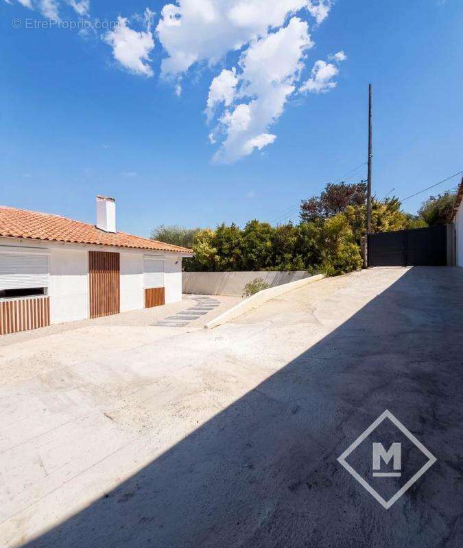 vente maison plain pied avec piscine cuisine d'été garage Allauch DPE C - photo 10