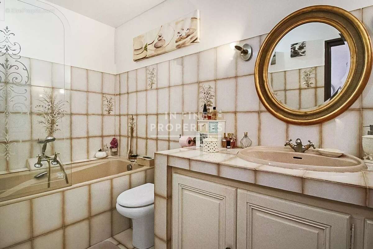 Maison à MANDELIEU-LA-NAPOULE