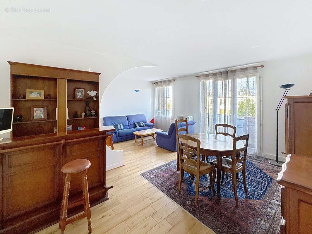 Appartement à L&#039;HAY-LES-ROSES