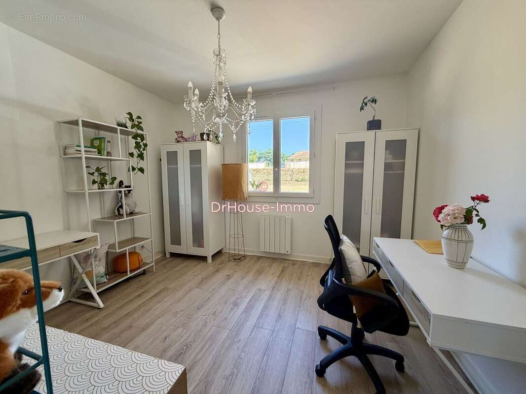 Maison 88 m² à La Roche-Chalais  - photo 6