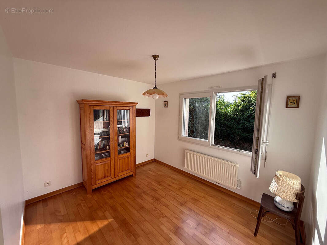 A vendre. CARANTEC. Grande maison entre bourg et port. - photo 10