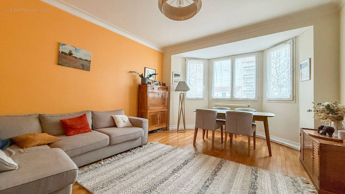 Appartement à NANTERRE