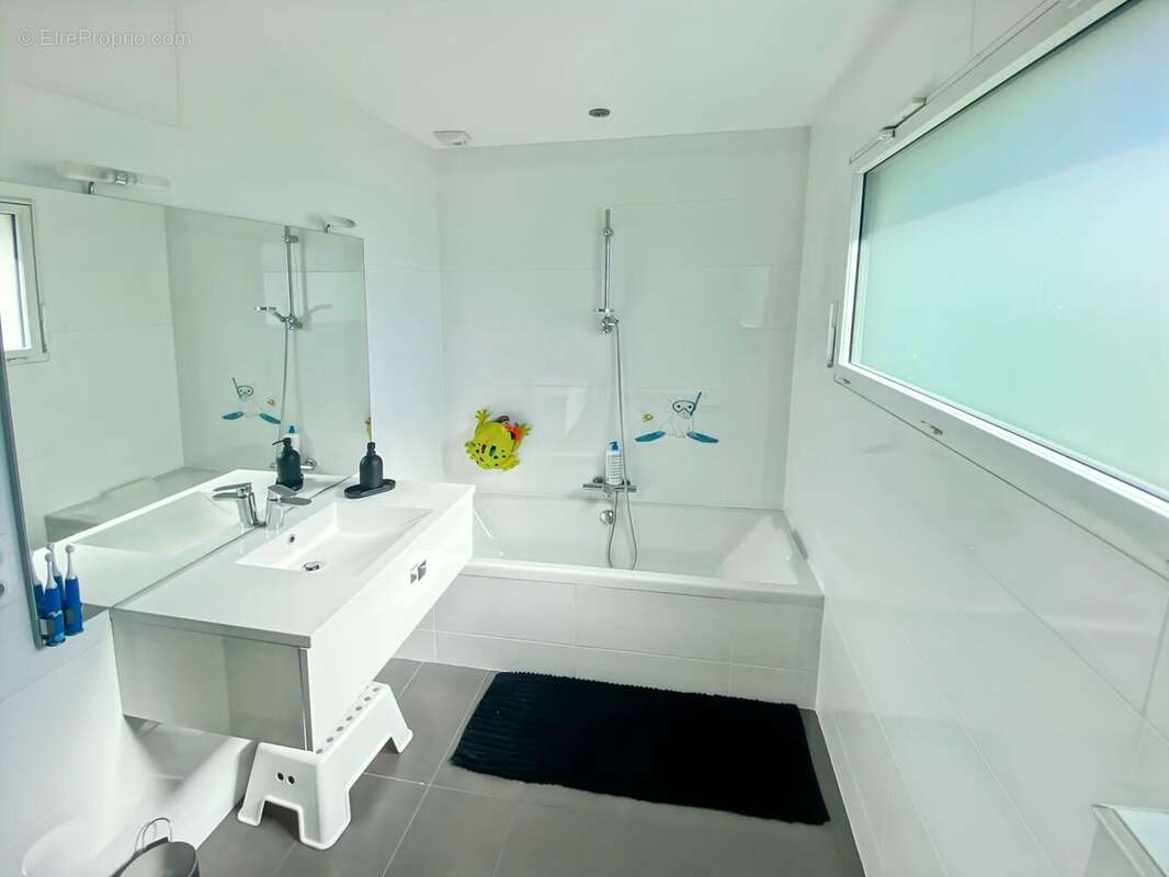 Maison à CASTELGINEST