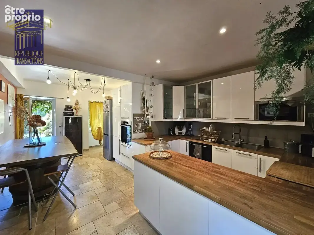 Maison ancienne rénovée avec terrain et dépendance - photo 8