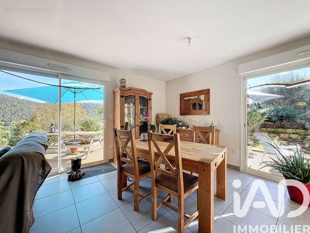 Maison 132 m² à Viala-Du-Tarn  - photo 8