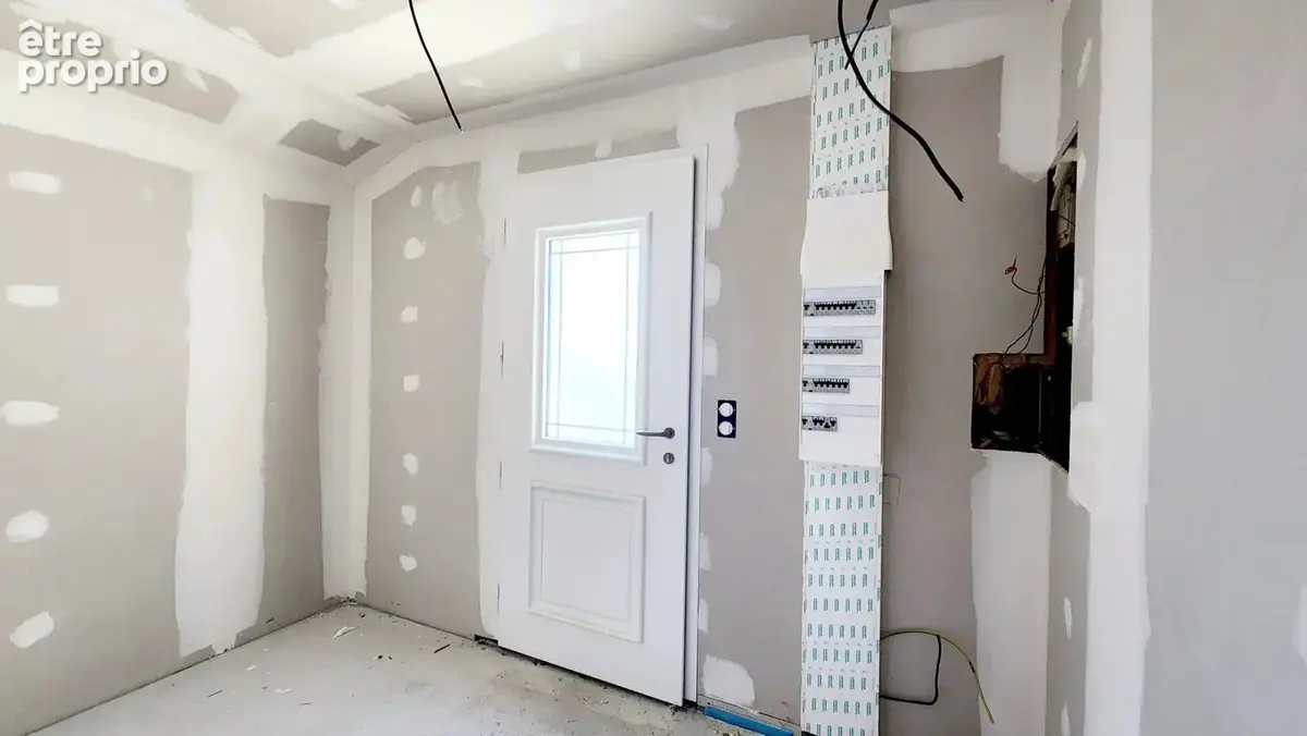 Maison 3 chbres avec atelier et hangar - photo 2