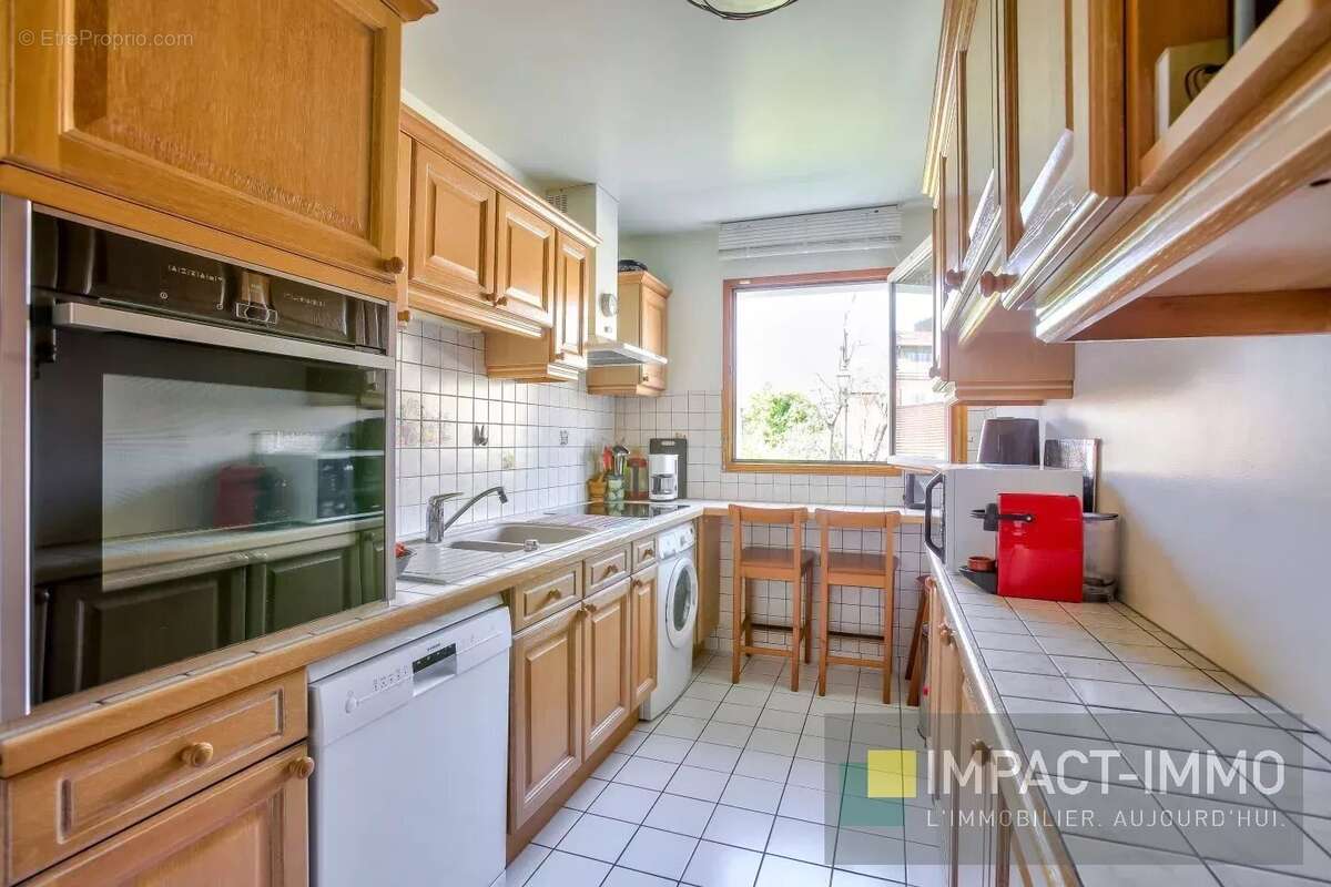 Appartement à LA GARENNE-COLOMBES