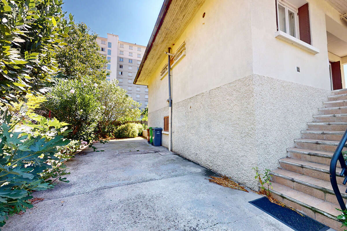 Appartement à SEYSSINET-PARISET