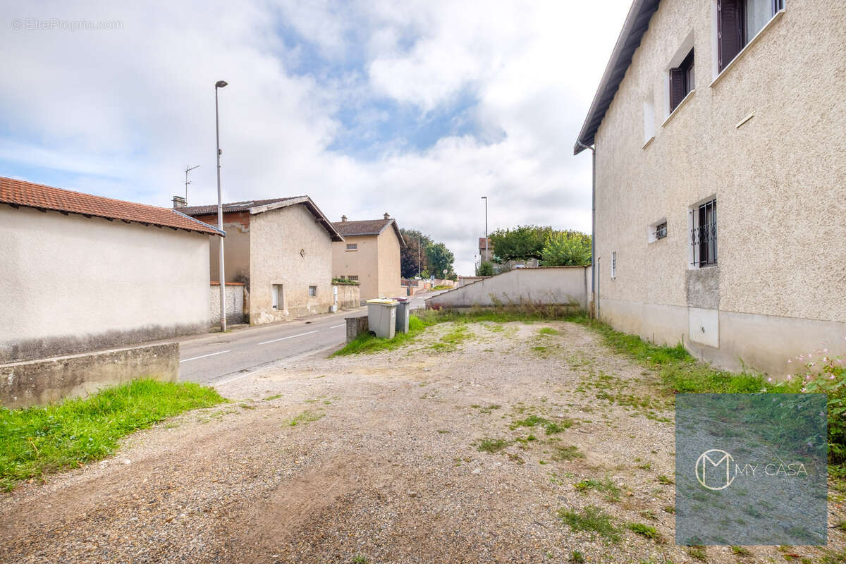 Appartement à SAINT-LAURENT-DE-MURE