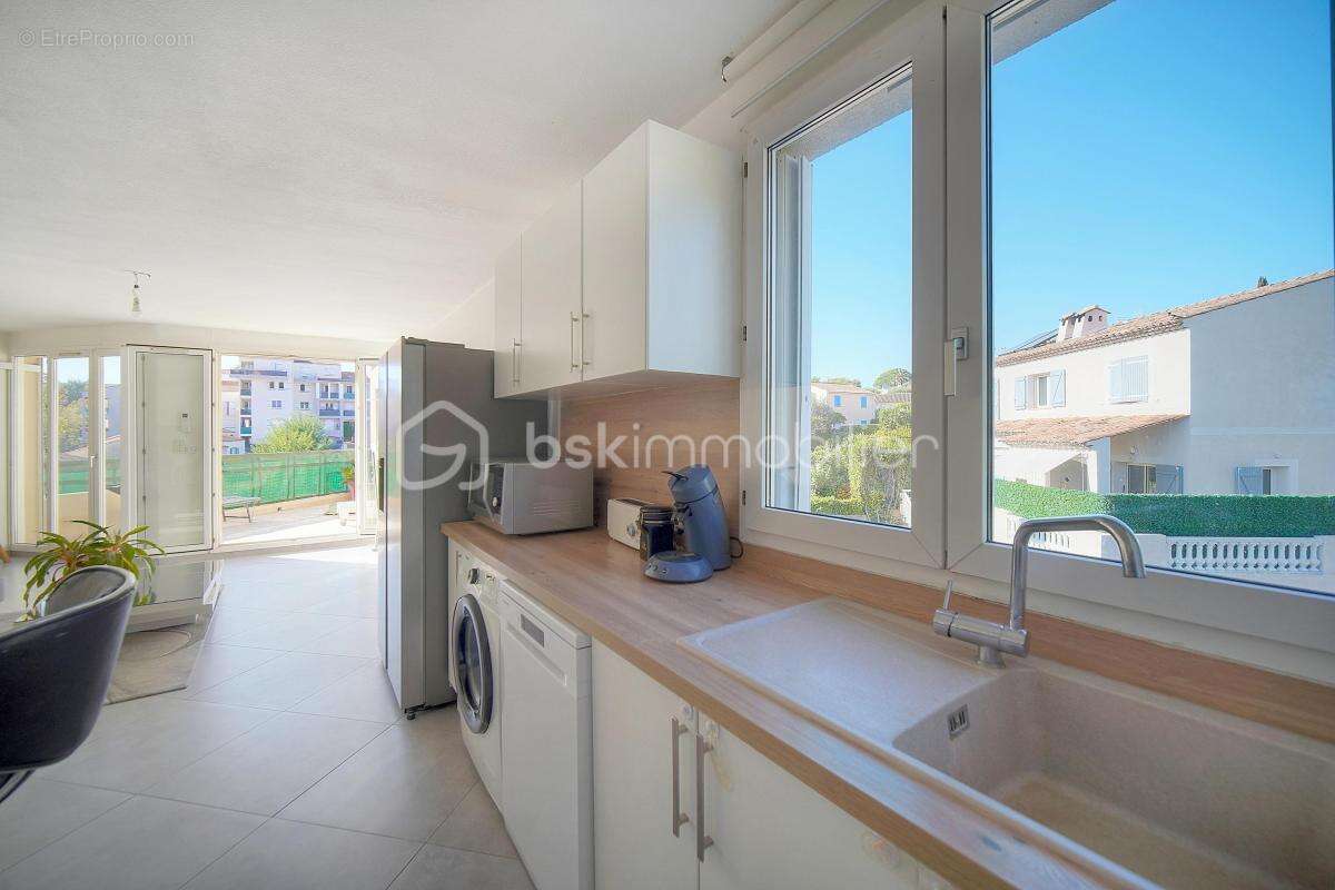 Appartement familial 4 pièces avec terrasse, garage et cave – Secteur Cannes Gourguette - photo 4
