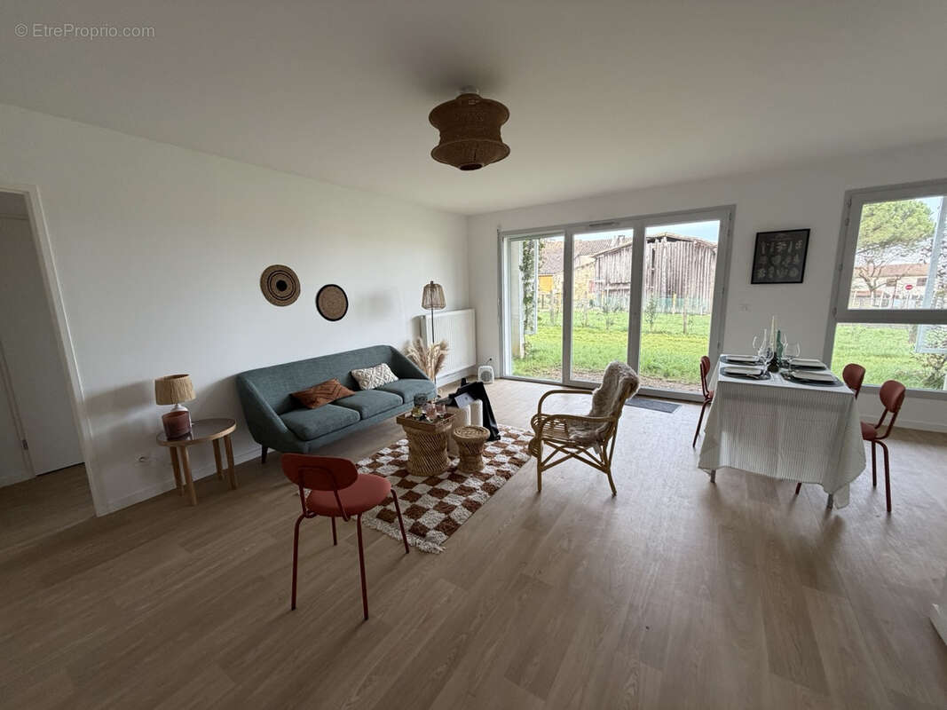 Appartement à TOULENNE