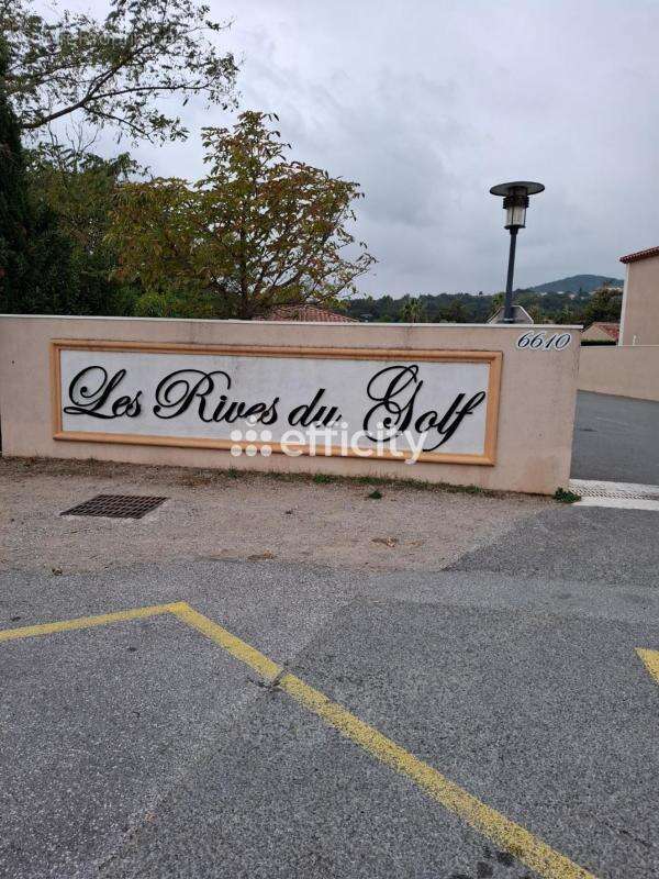 Maison à ROQUEBRUNE-SUR-ARGENS