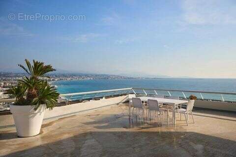 Appartement à VILLENEUVE-LOUBET