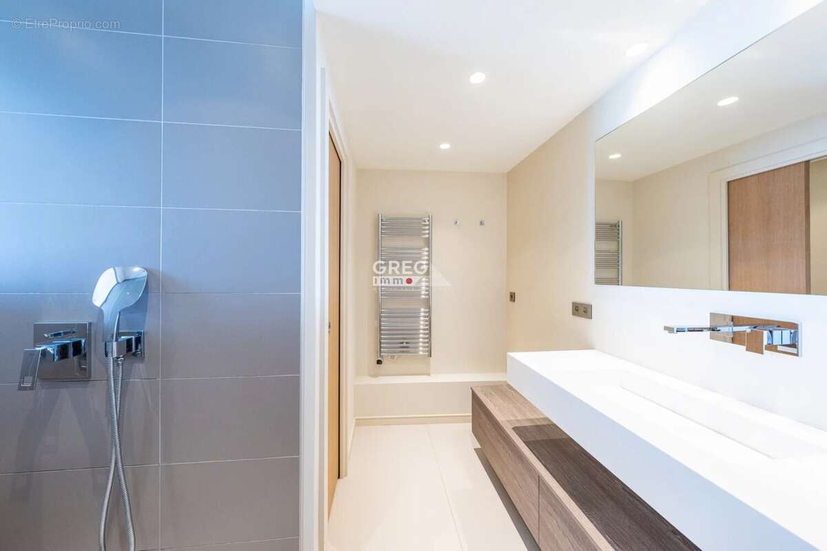 Appartement à VILLENEUVE-LOUBET