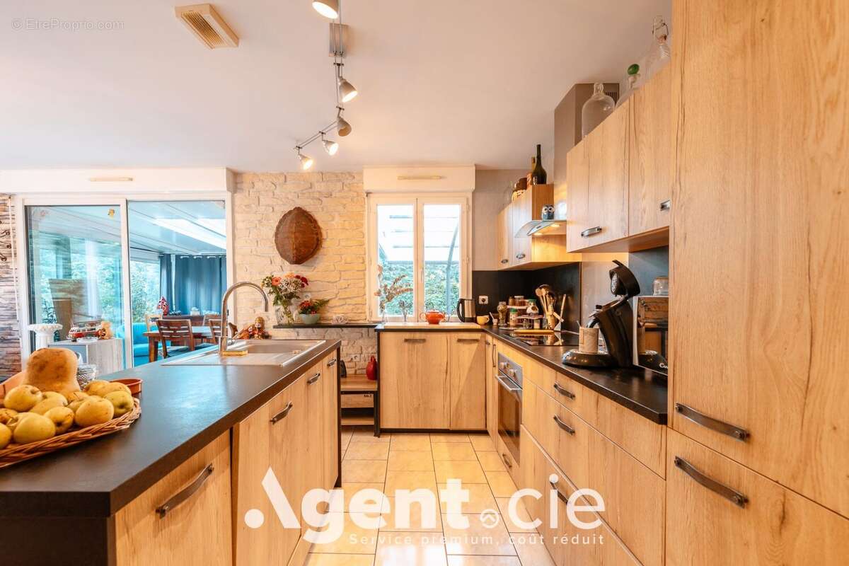 Maison à LE MOLAY-LITTRY