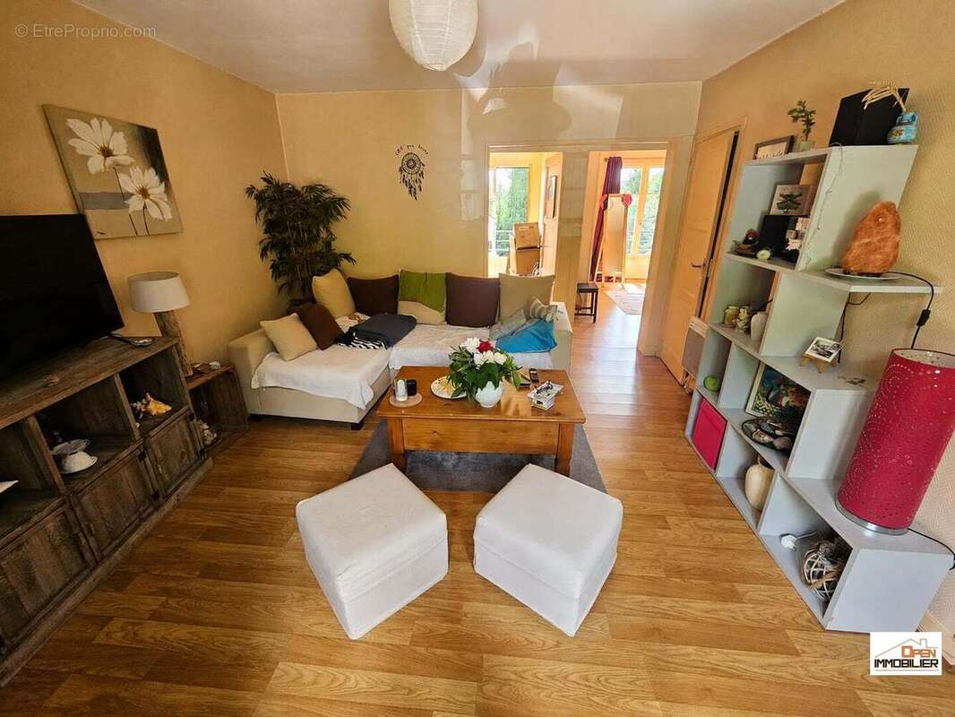 Appartement à SAINT-LEONARD-DE-NOBLAT