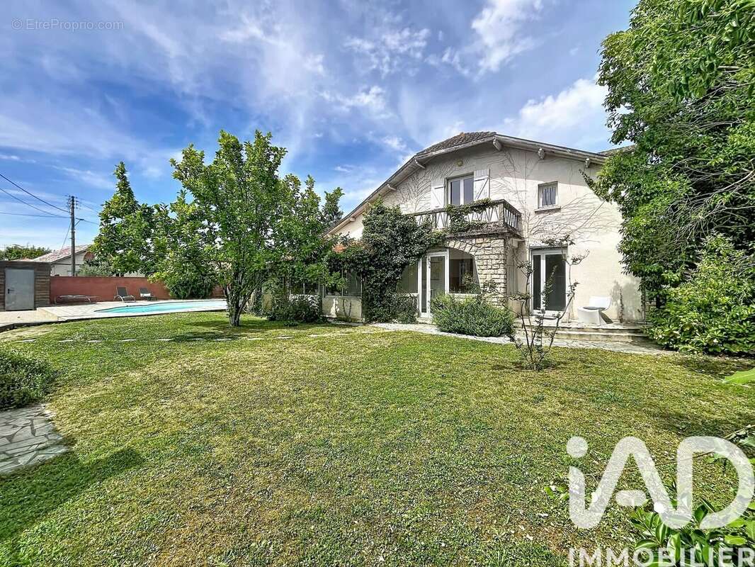 Maison 324 m² à Montauban  - photo 7
