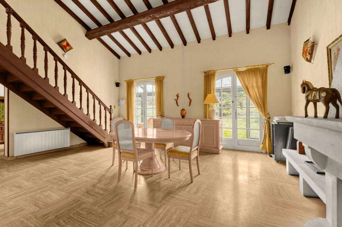 Maison à MONDONVILLE