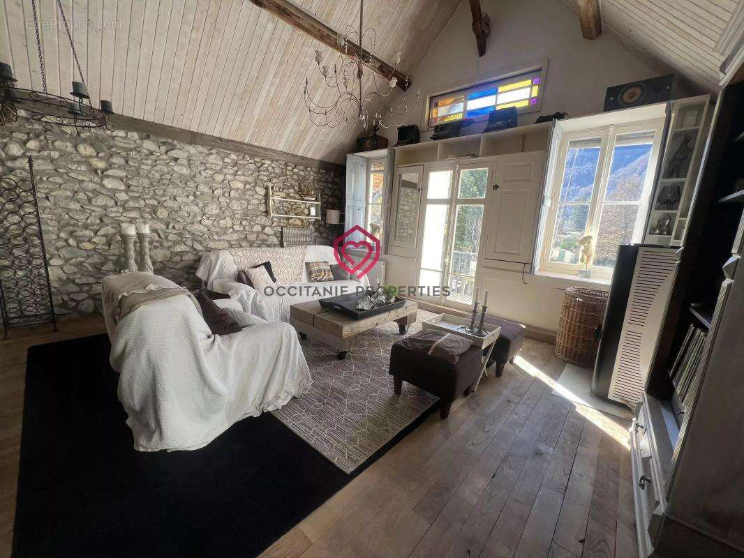 Maison à SAINT-BEAT
