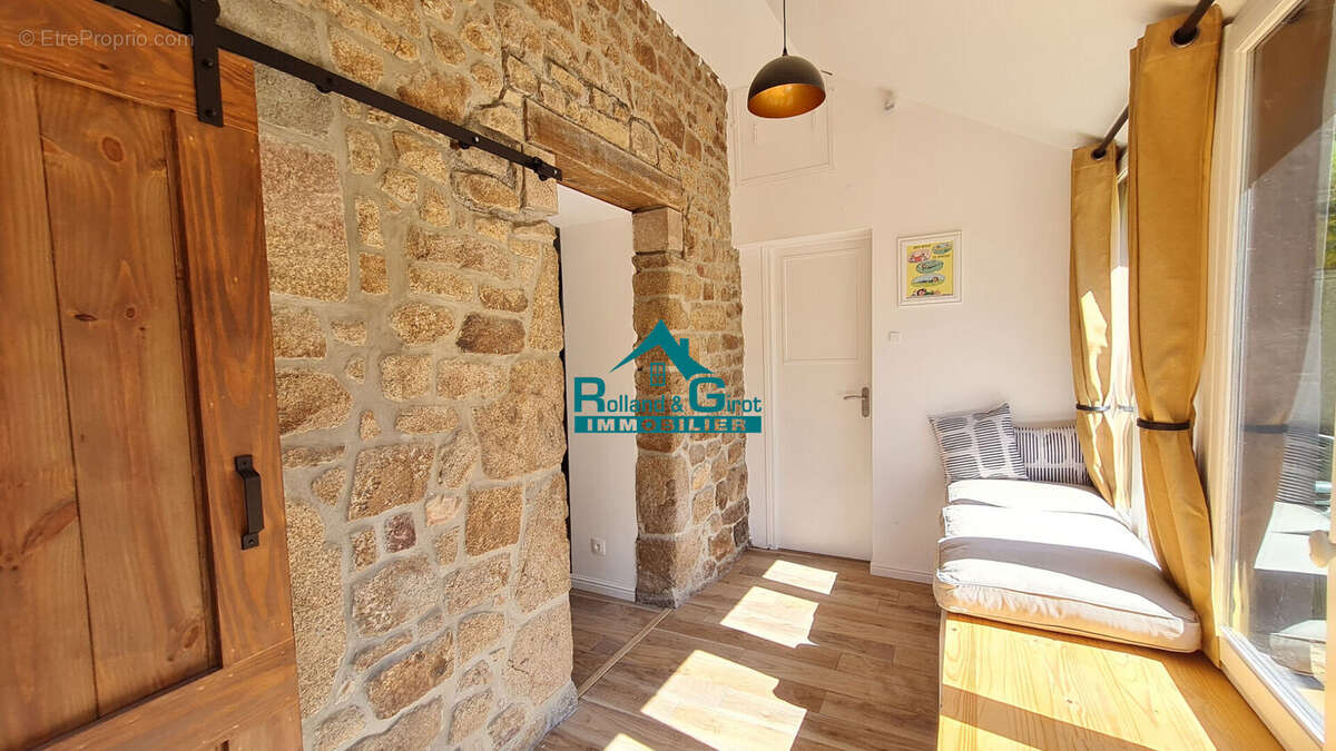 Maison en pierres de charme - Mezieres Sur Couesnon - photo 3