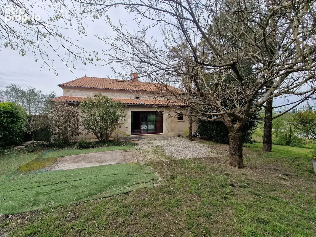 Belle propriété en pierre avec vues sur la campagne - photo 2