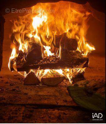 Photo 1 - Commerce à LARAGNE-MONTEGLIN