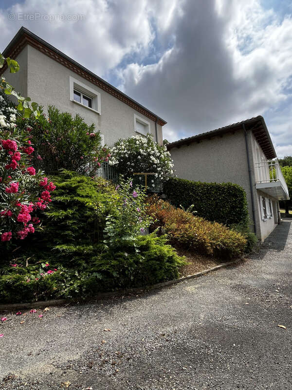 Villa avec vue sur un grand terrain - photo 2
