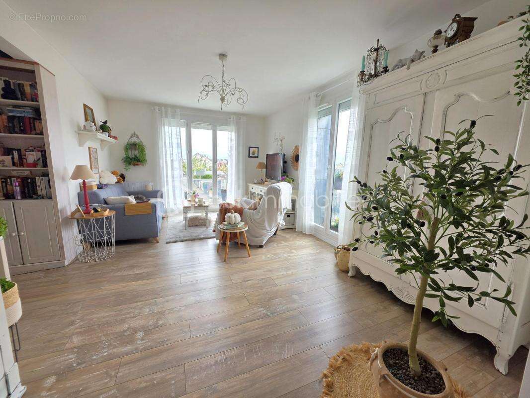 Appartement à OZOIR-LA-FERRIERE
