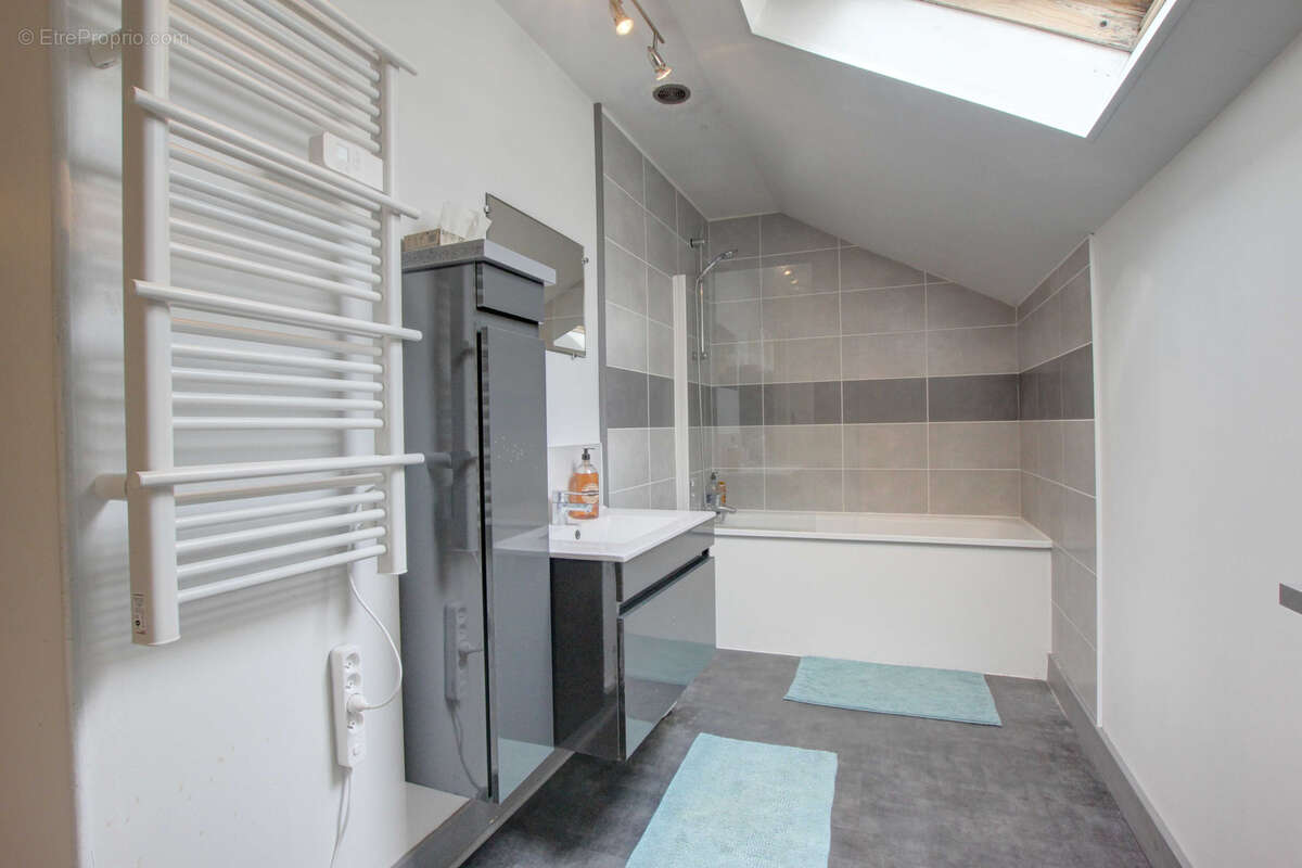 Appartement à AIX-LES-BAINS