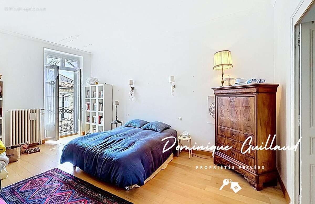 Nîmes Arènes -Duplex 5 piècès 173 m2 avec terrasse et loggia de 50m2 - photo 14