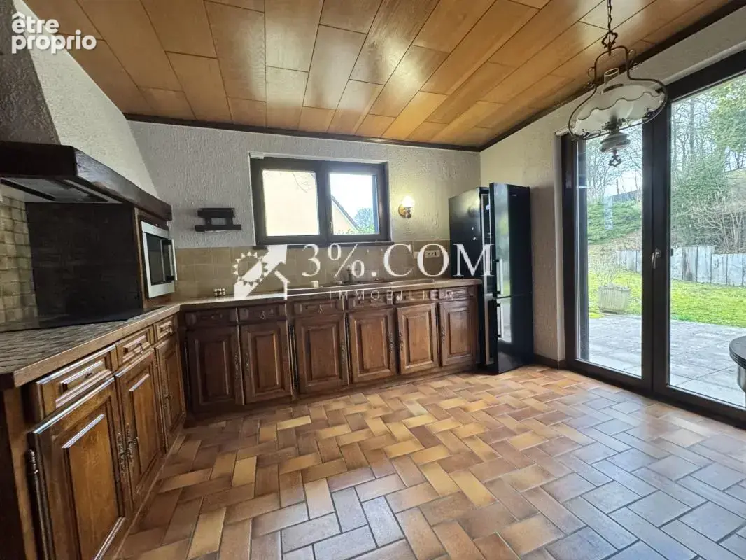 3%COM Belle maison avec 4 chambres sur 10 ares - photo 10
