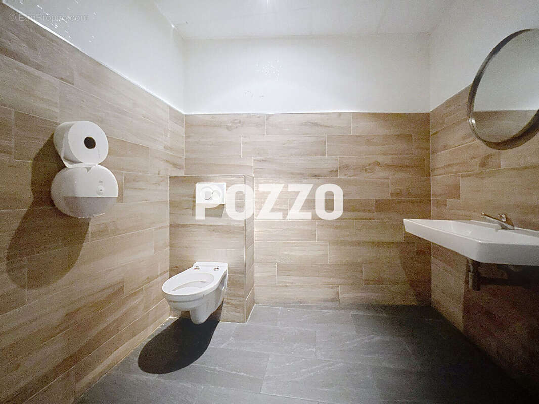 Commerce à AGON-COUTAINVILLE