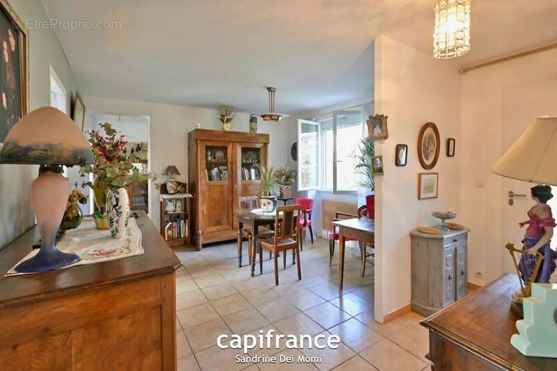 Maison à TASSIN-LA-DEMI-LUNE