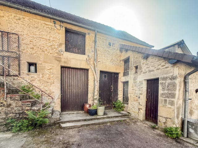 Maison à LOUVIERES-EN-AUGE