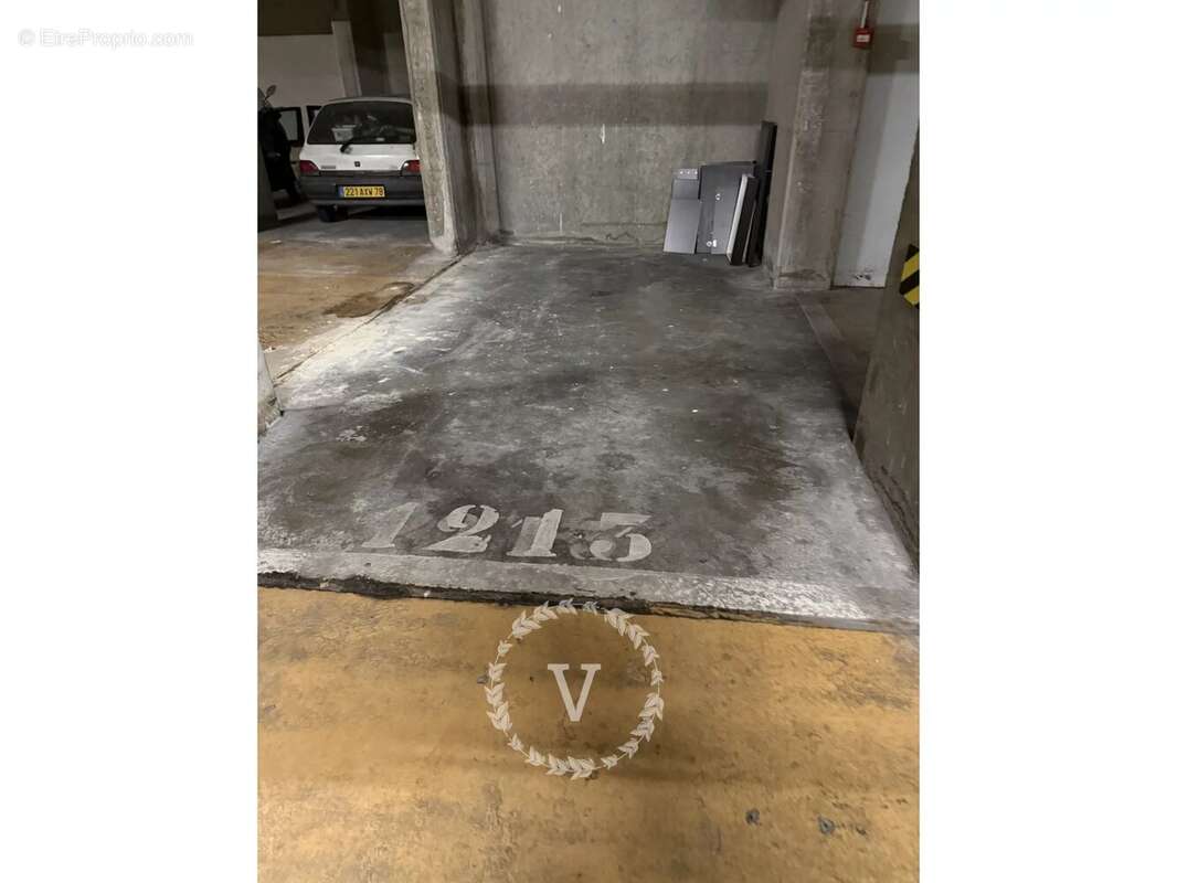 Parking à PARIS-10E