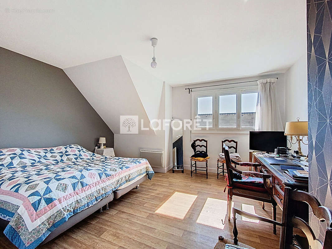 Maison à VERNEUIL-SUR-SEINE